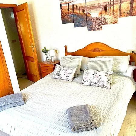 6 Berth Costa Blanca Near The Beach! Villa *