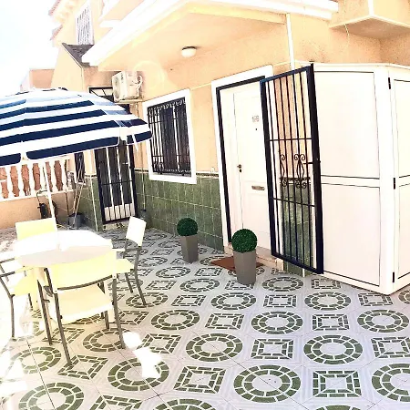 6 Berth Costa Blanca Near The Beach! Villa Torrevieja